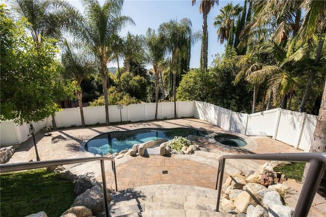 4825 Galendo Street, Woodland Hills, CA 91364