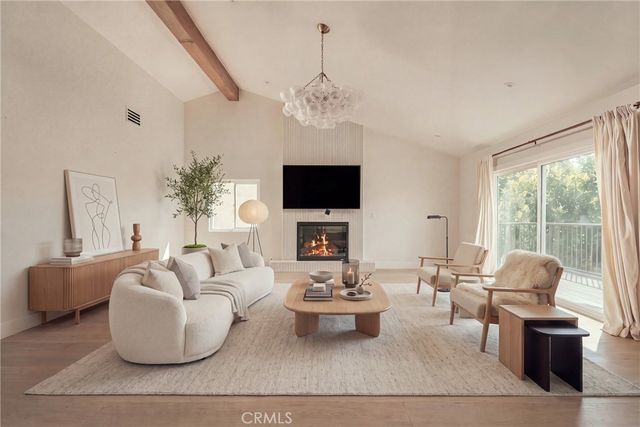 4825 Galendo Street, Woodland Hills, CA 91364