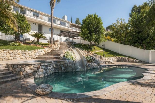4825 Galendo Street, Woodland Hills, CA 91364