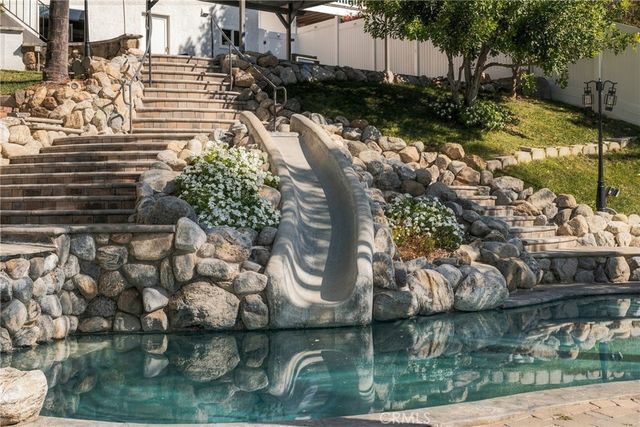 4825 Galendo Street, Woodland Hills, CA 91364