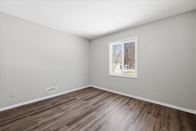 10664 Hollywood Boulevard NW, Coon Rapids, MN 55433