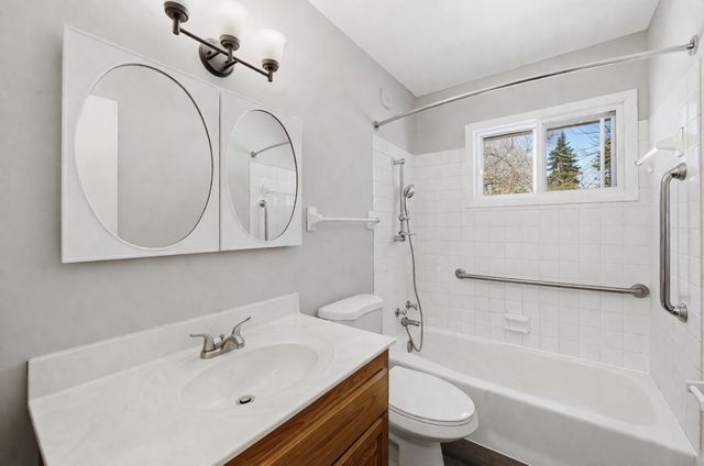 10664 Hollywood Boulevard NW, Coon Rapids, MN 55433