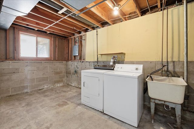 10664 Hollywood Boulevard NW, Coon Rapids, MN 55433