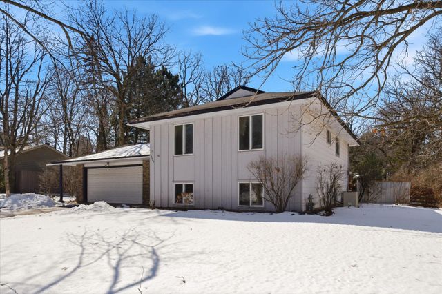 10664 Hollywood Boulevard NW, Coon Rapids, MN 55433