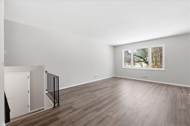 10664 Hollywood Boulevard NW, Coon Rapids, MN 55433