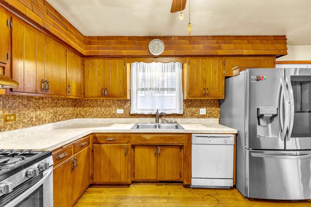 10220 S Kostner Avenue, Oak Lawn, IL 60453