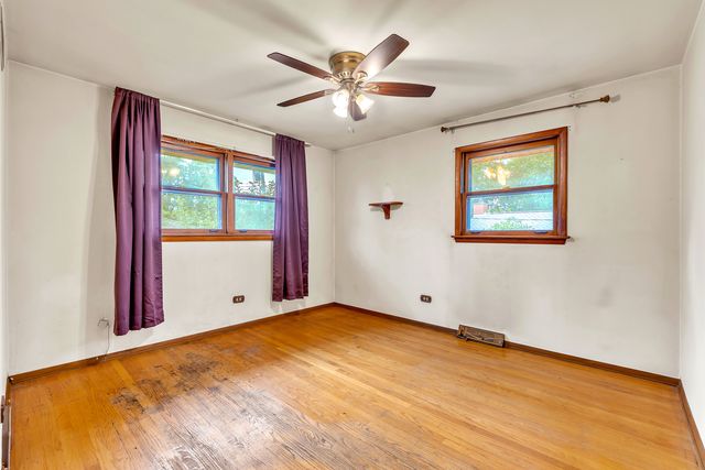 10220 S Kostner Avenue, Oak Lawn, IL 60453