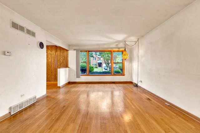 10220 S Kostner Avenue, Oak Lawn, IL 60453