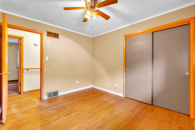 10220 S Kostner Avenue, Oak Lawn, IL 60453