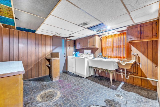 10220 S Kostner Avenue, Oak Lawn, IL 60453