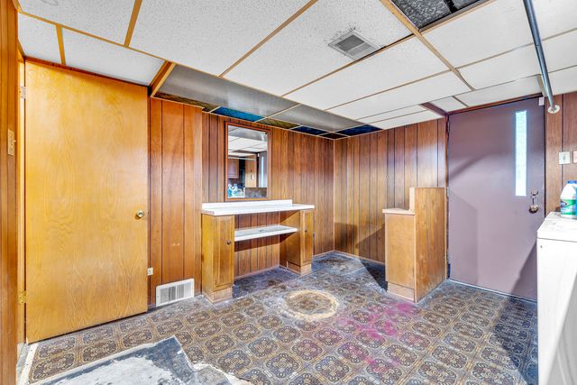 10220 S Kostner Avenue, Oak Lawn, IL 60453