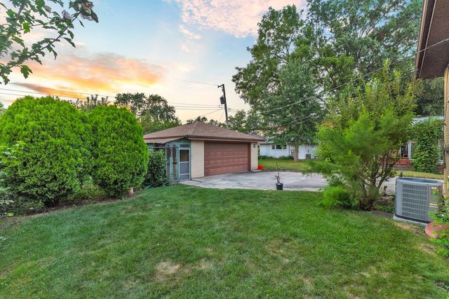 10220 S Kostner Avenue, Oak Lawn, IL 60453