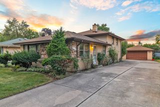 10220 S Kostner Avenue, Oak Lawn, IL 60453