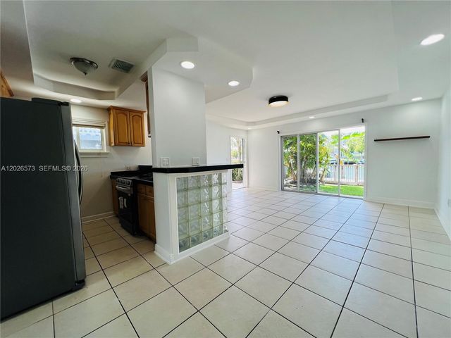 2033 Calais Drive 5, Miami Beach, FL 33141