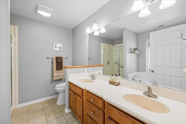 404 Mountain Paradise Drive, Grants Pass, OR 97526