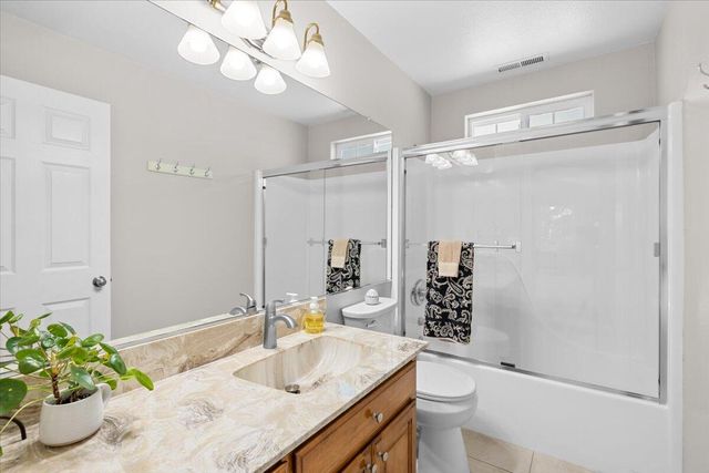 404 Mountain Paradise Drive, Grants Pass, OR 97526