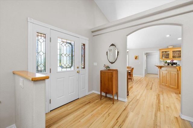 404 Mountain Paradise Drive, Grants Pass, OR 97526