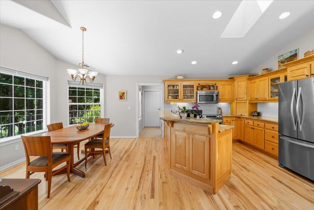 404 Mountain Paradise Drive, Grants Pass, OR 97526