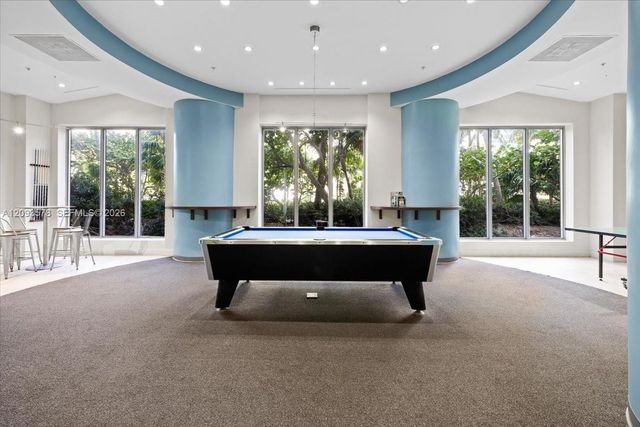 4001 S Ocean Drive 4C, Hollywood, FL 33019