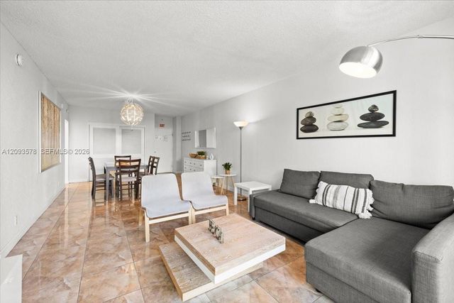 4001 S Ocean Drive 4C, Hollywood, FL 33019