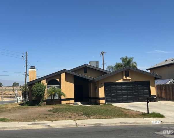 2829 Ravall Street, Bakersfield, CA 93306