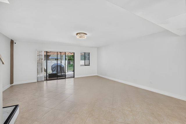 1330 NW 13TH Street 16, Boca Raton, FL 33486