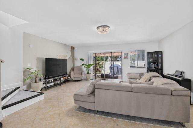 1330 NW 13TH Street 16, Boca Raton, FL 33486