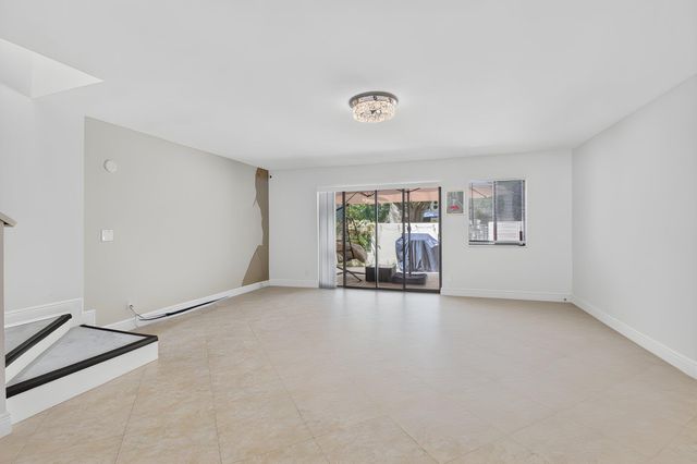 1330 NW 13TH Street 16, Boca Raton, FL 33486