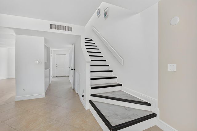 1330 NW 13TH Street 16, Boca Raton, FL 33486