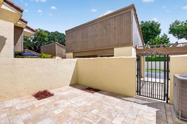1330 NW 13TH Street 16, Boca Raton, FL 33486