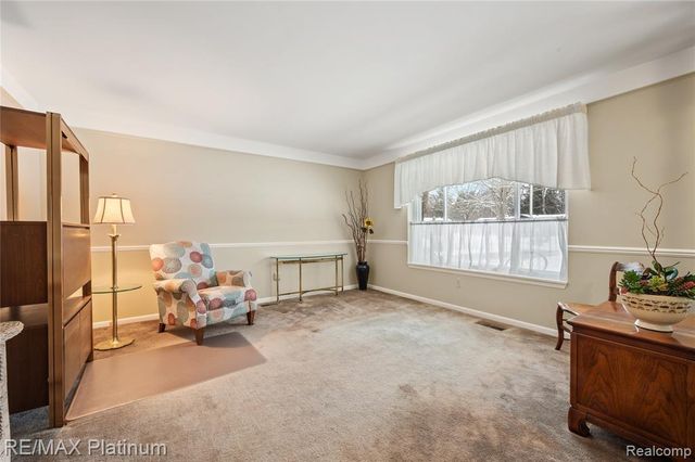 839 Harlequin Court, Highland, MI 48357