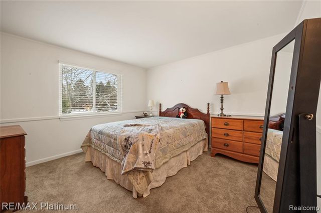 839 Harlequin Court, Highland, MI 48357