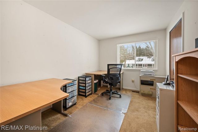 839 Harlequin Court, Highland, MI 48357