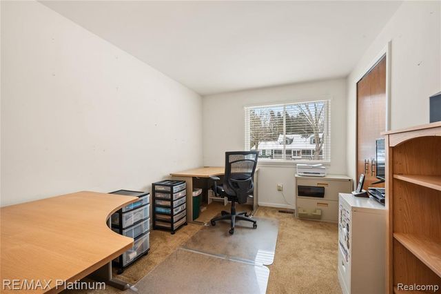 839 Harlequin Court, Highland, MI 48357