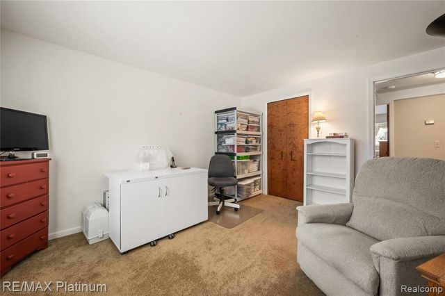 839 Harlequin Court, Highland, MI 48357