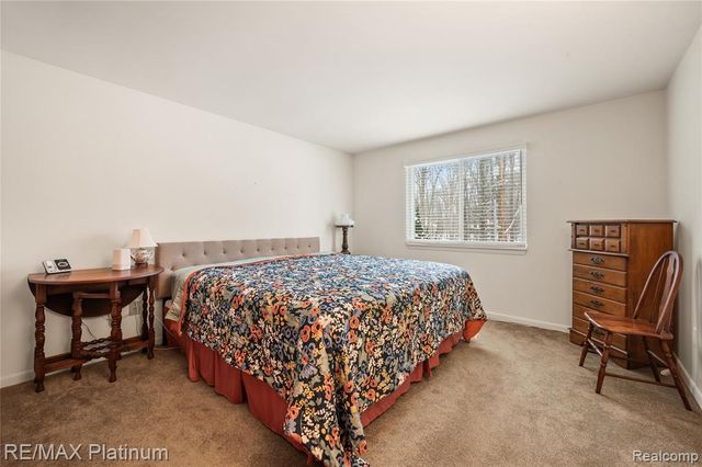 839 Harlequin Court, Highland, MI 48357