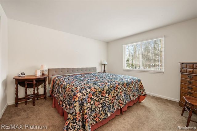 839 Harlequin Court, Highland, MI 48357