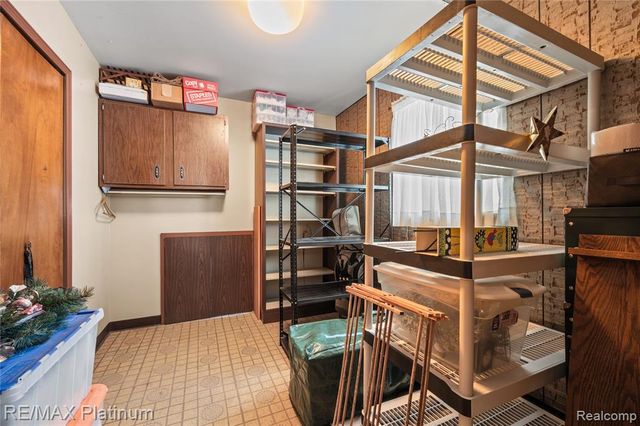 839 Harlequin Court, Highland, MI 48357