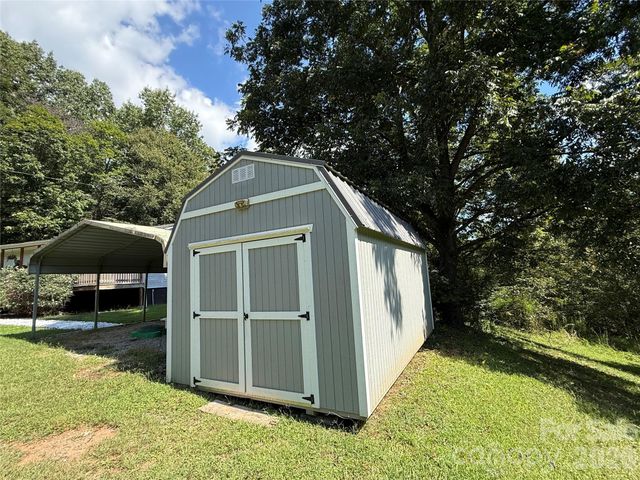 44 Oak Hill Road, Nebo, NC 28761