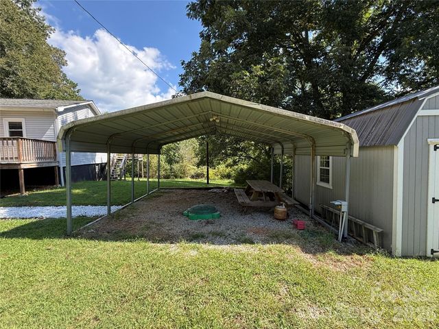 44 Oak Hill Road, Nebo, NC 28761