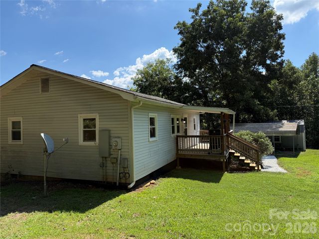 44 Oak Hill Road, Nebo, NC 28761
