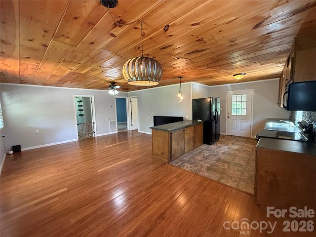 44 Oak Hill Road, Nebo, NC 28761