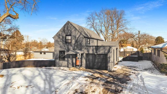 6352 N 104th STREET, Milwaukee, WI 53225
