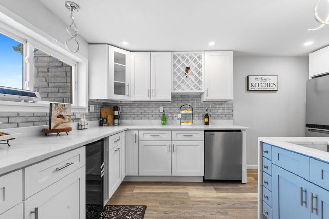 6352 N 104th STREET, Milwaukee, WI 53225