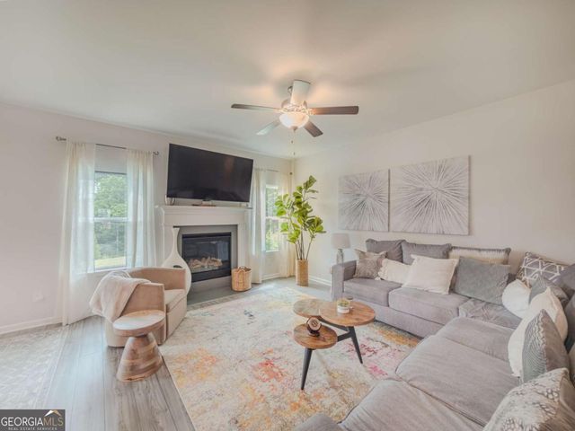 4311 Dean Grove Way, Loganville, GA 30052