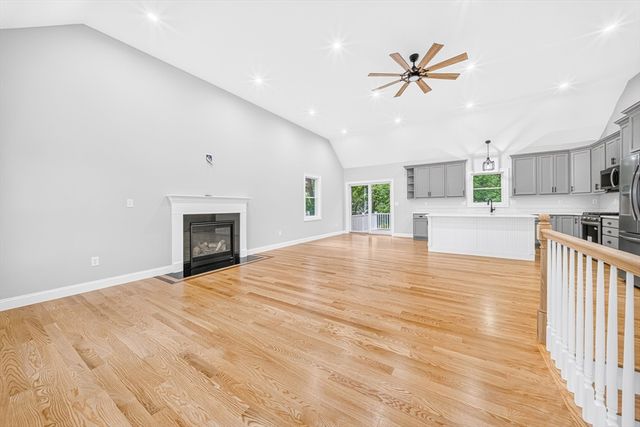 6 Mchugh Ave, Billerica, MA 01821