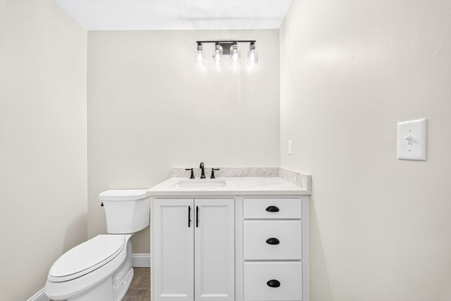 6 Mchugh Ave, Billerica, MA 01821