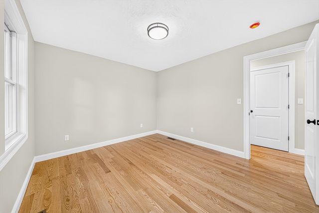 6 Mchugh Ave, Billerica, MA 01821