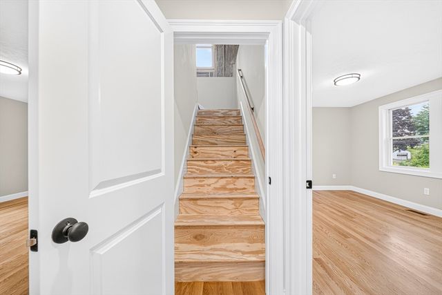 6 Mchugh Ave, Billerica, MA 01821