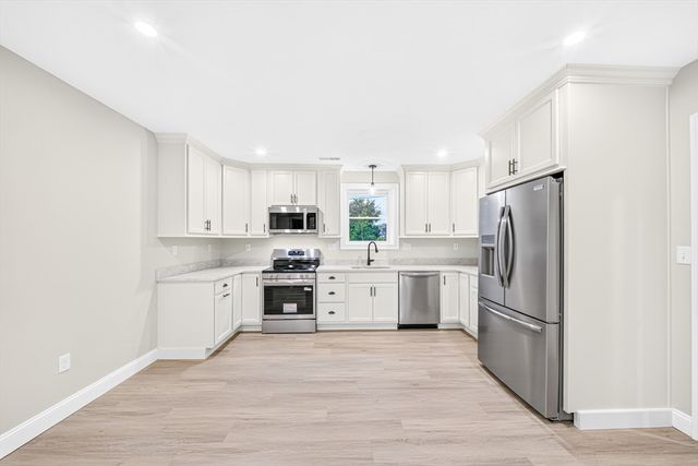 6 Mchugh Ave, Billerica, MA 01821